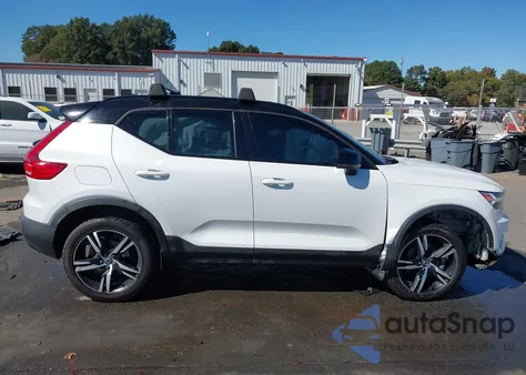2021 Volvo Xc40 T5 R-Design z USA, uszkodzony, nr VIN YV4162UM1M2404976